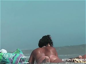 nudist beach video introduces good looking nude honeys